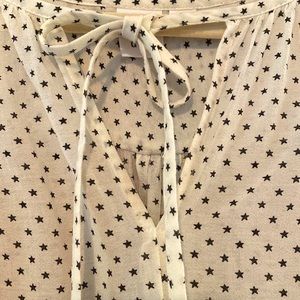 GAP WOMEN’S LONG SLEEVE STAR PRINT SPLIT NECK BLOUSE WITH TIES